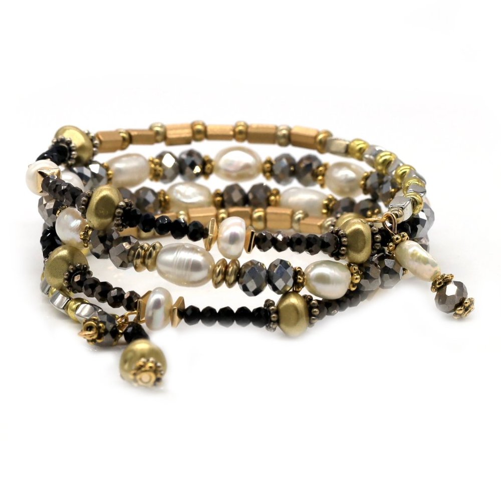 Bracelet with fresh water Pearls and black and gold beads with silver accents. - Picture 2 of 2